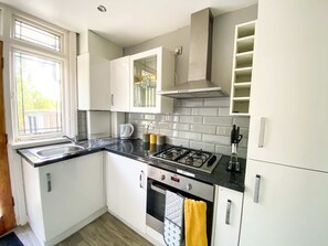 Fridge, microwave, oven, stovetop