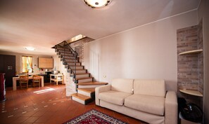 Unclassified image, 5 of 21, button - Casa Giardino in Polpenazze del Garda (Polpenazze del Garda)
