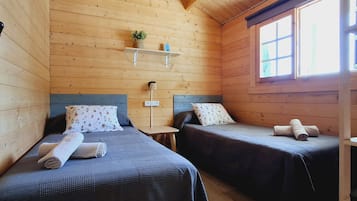 2 slaapkamers, een strijkplank/strijkijzer, wifi, beddengoed