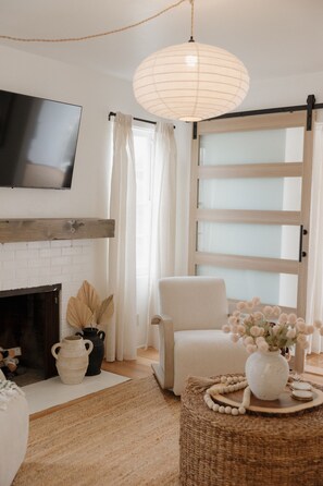 Smart TV, fireplace, offices