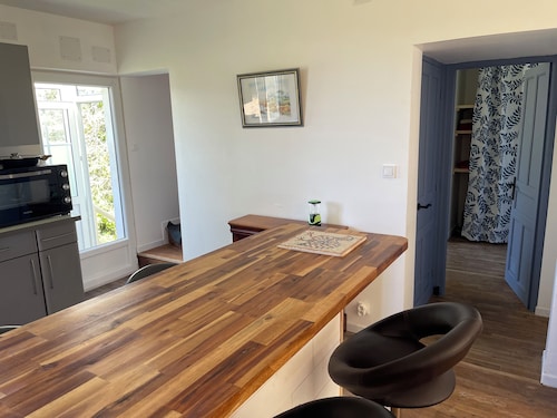 Country house on the Crozon peninsula. Close to shops and beaches