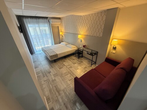 Hotel B and B Suites