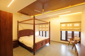 2 Schlafzimmer, Schreibtisch, BĂŒgeleisen/BĂŒgelbrett, WLAN