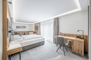 Deluxe Double Room, Mountain View | Free WiFi