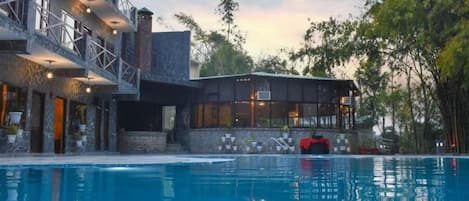 Utomhuspool