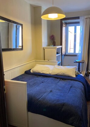 2 bedrooms, Internet, bed sheets - Casinha das Vinhas in Sintra's Old Town (Sintra)