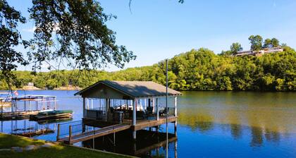 Jax`s Hot Springs Lake House