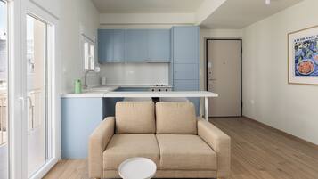 Apartment, 1 Bedroom | Private kitchen | Fridge, oven, stovetop