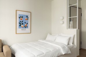 Studio | Desk, laptop workspace, iron/ironing board, free WiFi - Celine Volos by halu! (Volos)