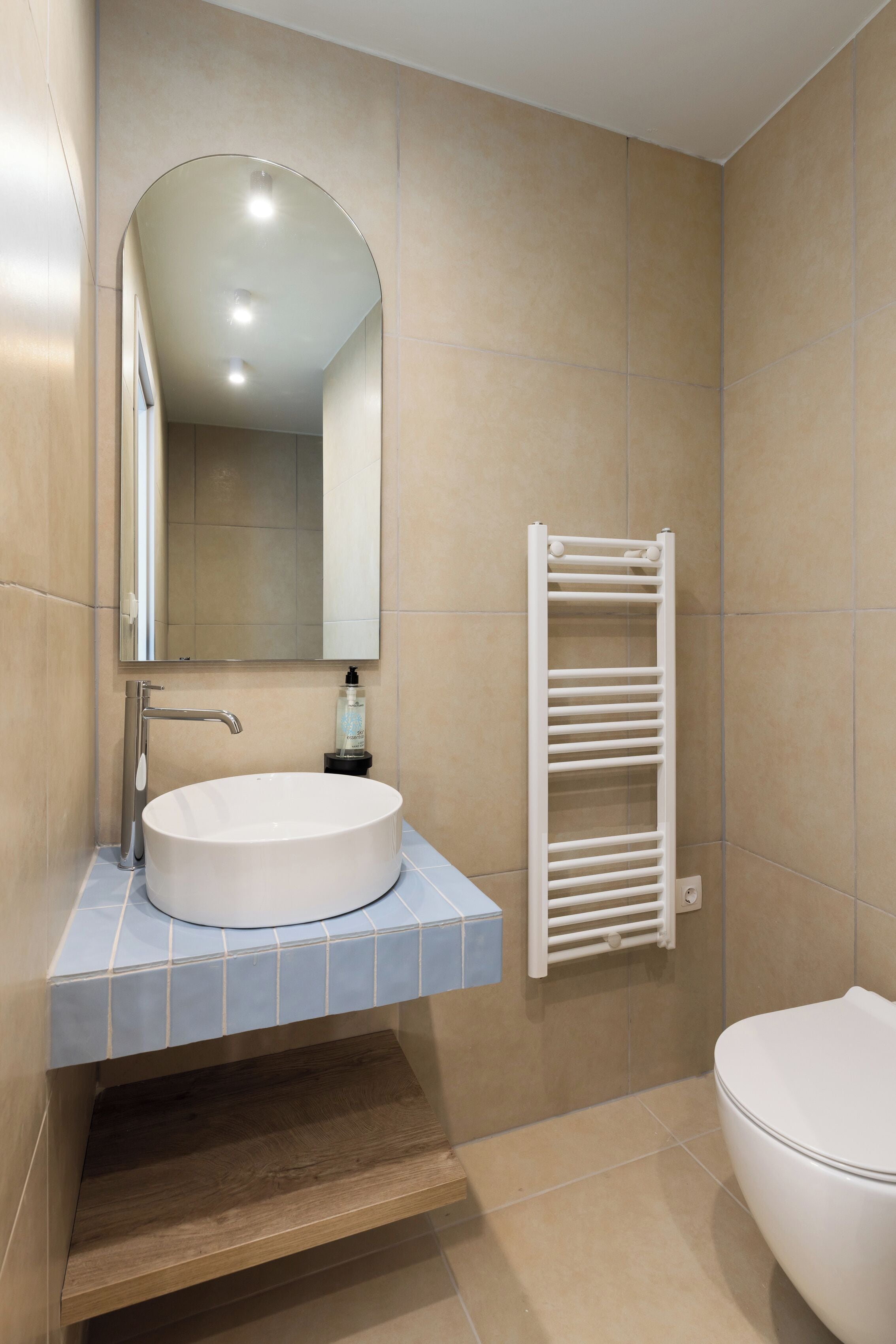 Apartment, 1 Bedroom | Bathroom | Shower, free toiletries, hair dryer, towels