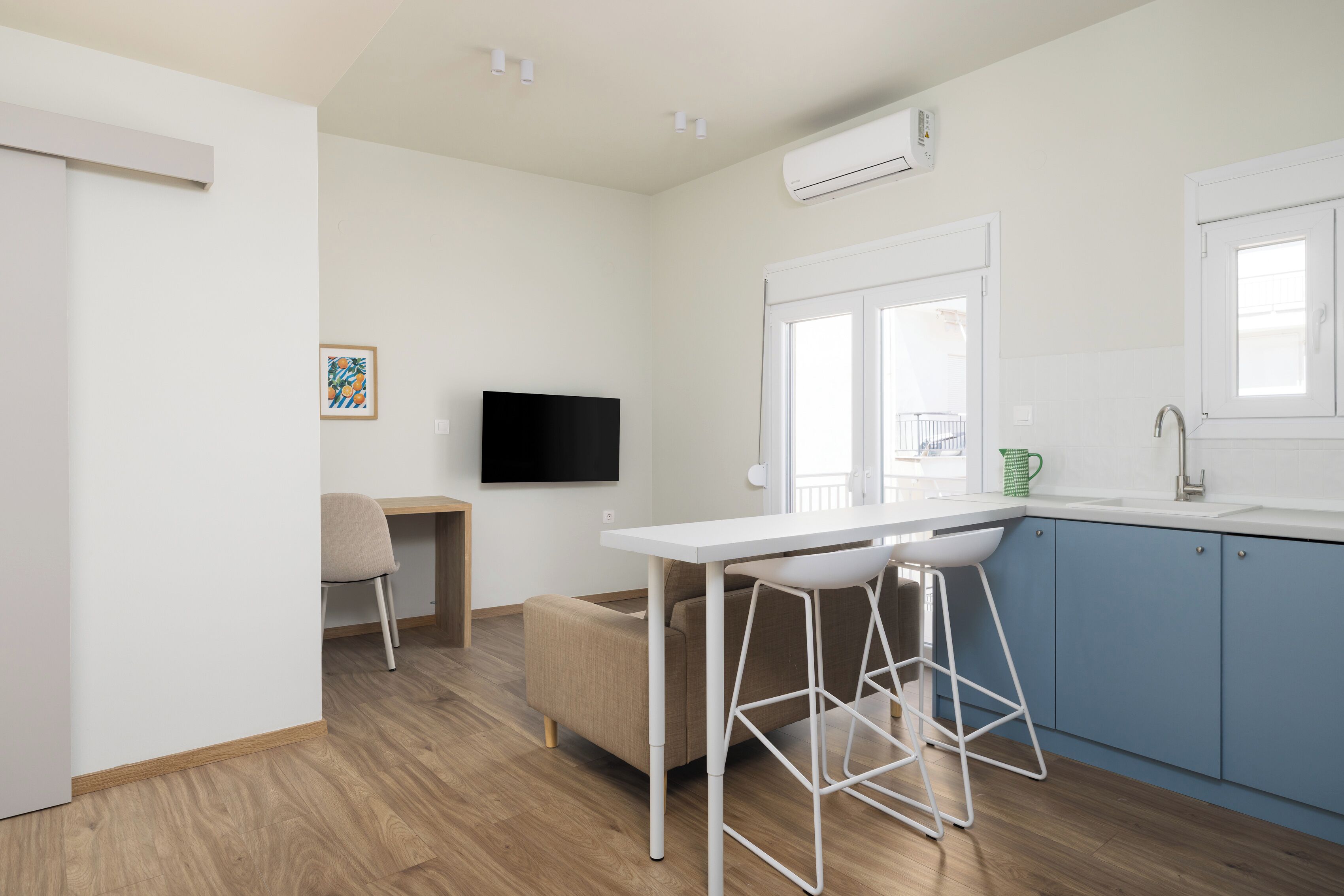 Apartment, 1 Bedroom | Desk, laptop workspace, iron/ironing board, free WiFi