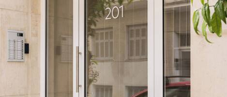 Overnatningsstedets indgangsparti