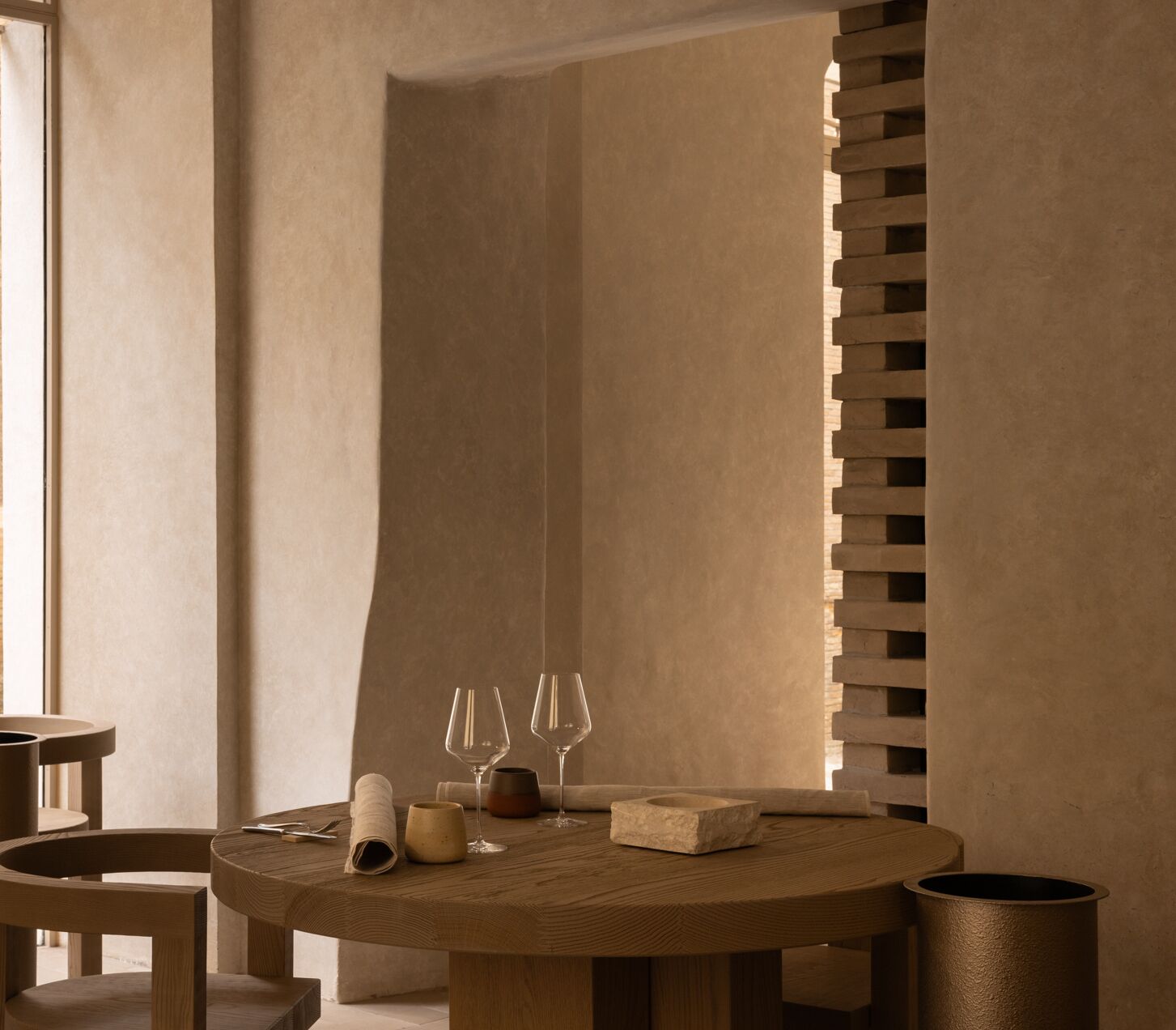 Daily continental breakfast (EUR 60 per person)