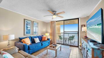 Condo, 2 Bedrooms, Non Smoking, Air conditioning | Living room | 50-inch Smart TV with digital channels