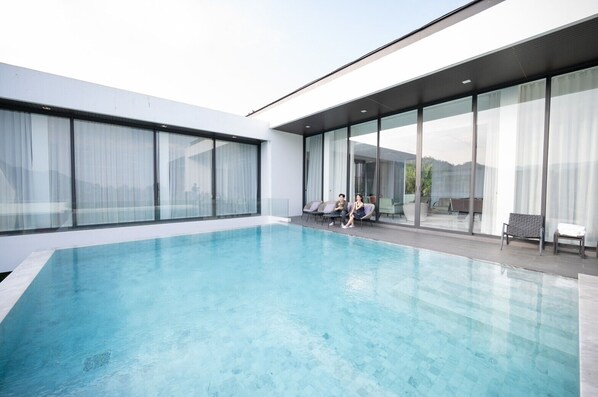 Açık yüzme havuzu 