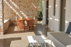 屋外ダイニングエリア