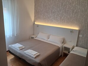 Coffres-forts dans les chambres, bureau, rideaux occultants