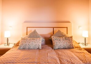 3 Schlafzimmer, Bügeleisen/Bügelbrett, WLAN, Bettwäsche
