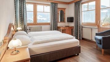 Doppia panoramica, balcone | Una cassaforte in camera, Wi-Fi gratuito, lenzuola