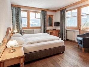 Panoramic Double Room, Balcony | In-room safe, free WiFi, bed sheets - Hotel Bad Waldbrunn (Monguelfo)