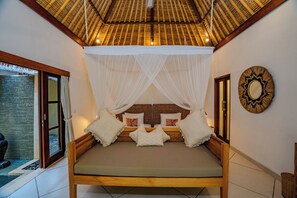 5 Schlafzimmer, Zimmersafe, Schreibtisch, Bügeleisen/Bügelbrett