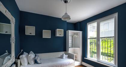 Sea View Mumbles Sleeps 7