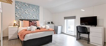 Private En-Suite • TV • Fridge • Microwave