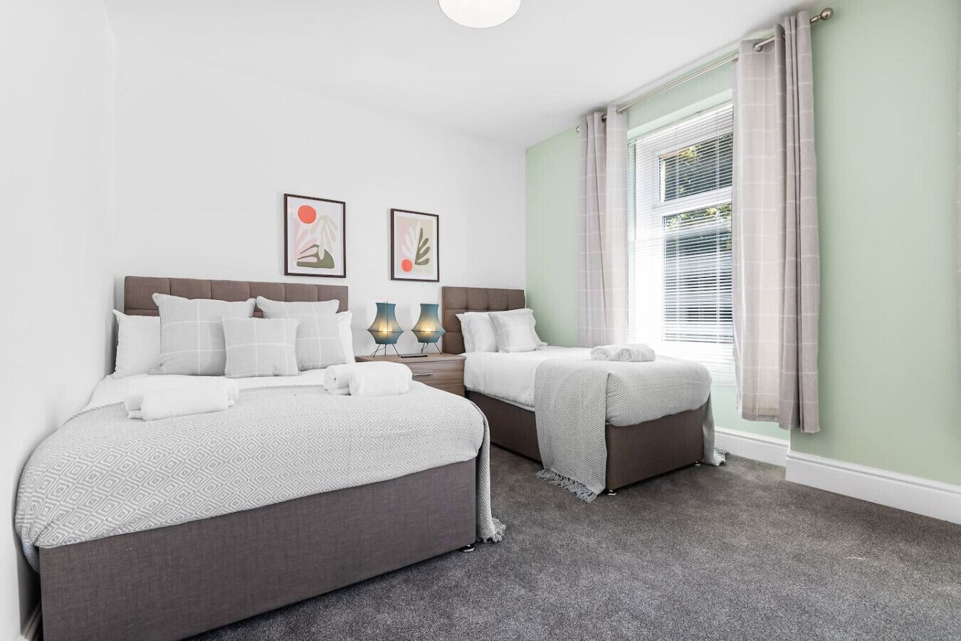 4 bedrooms, iron/ironing board, free WiFi