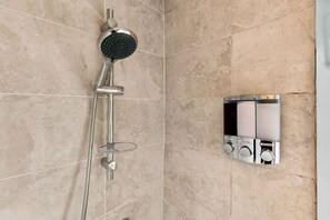 Dusche, Haartrockner