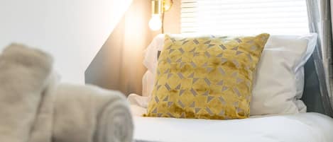 4 bedrooms, iron/ironing board, free WiFi