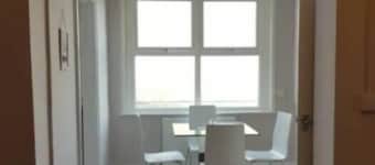 Work Stay: Kitchen, Dining & Free Parking