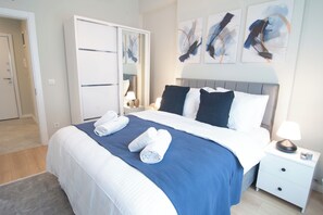 2 عدّة غرف نوم ومكتب ومكواة/لوح كي وواي فاي مجانًا