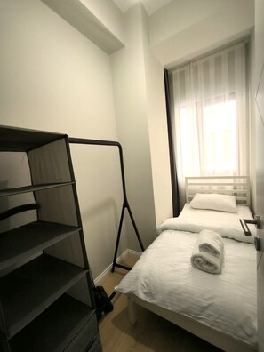 2 bedrooms, desk, free WiFi, wheelchair access
