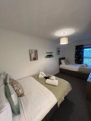 3 bedrooms, iron/ironing board, travel crib, free WiFi