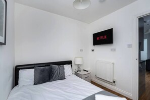 1 bedroom, iron/ironing board, free WiFi