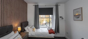 Contractor Room • Kitchen • Central Spot