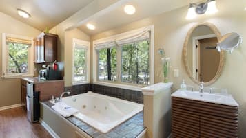 Shower, jetted bath, hair dryer, towels