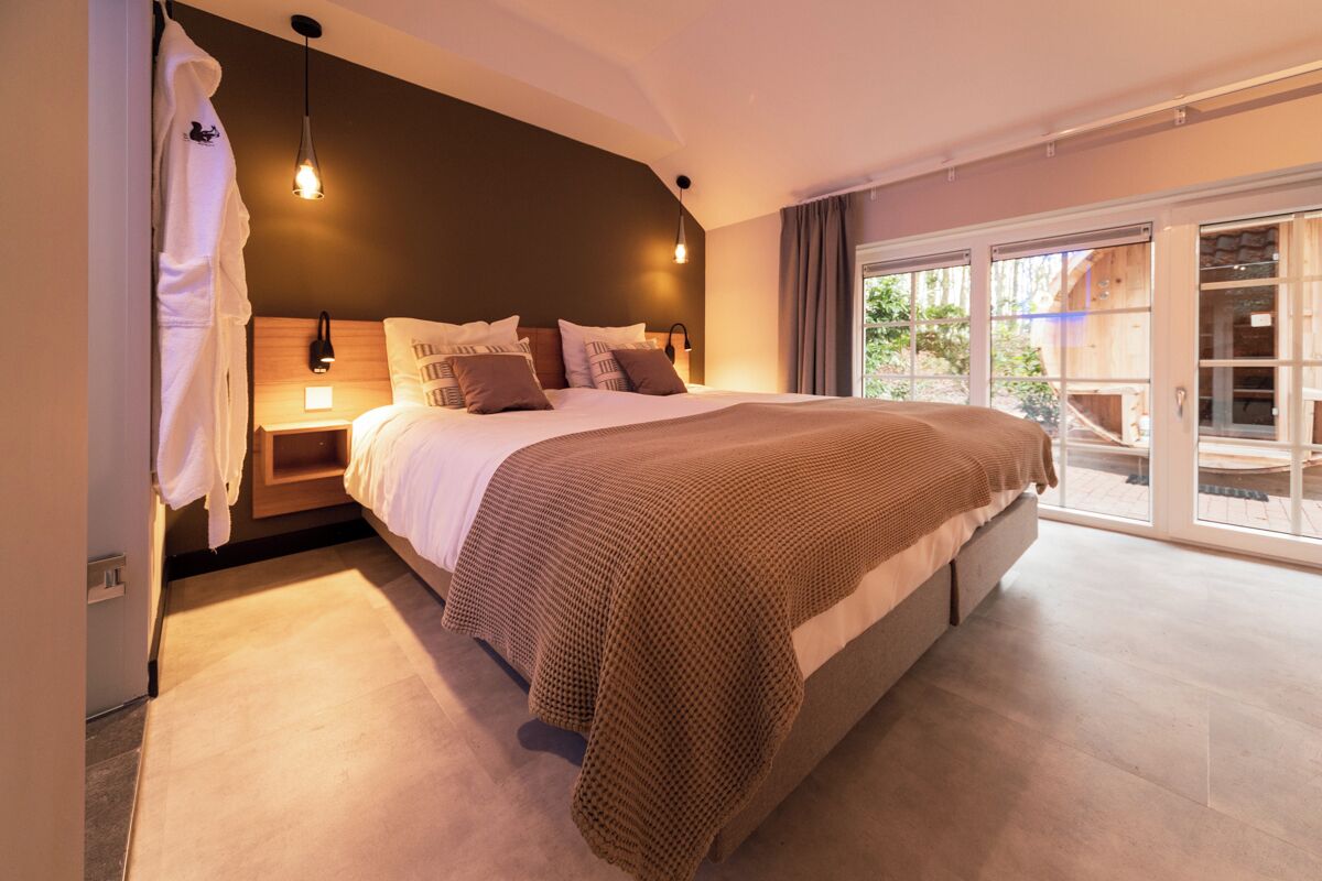 3 slaapkamers, een kluis op de kamer, een bureau