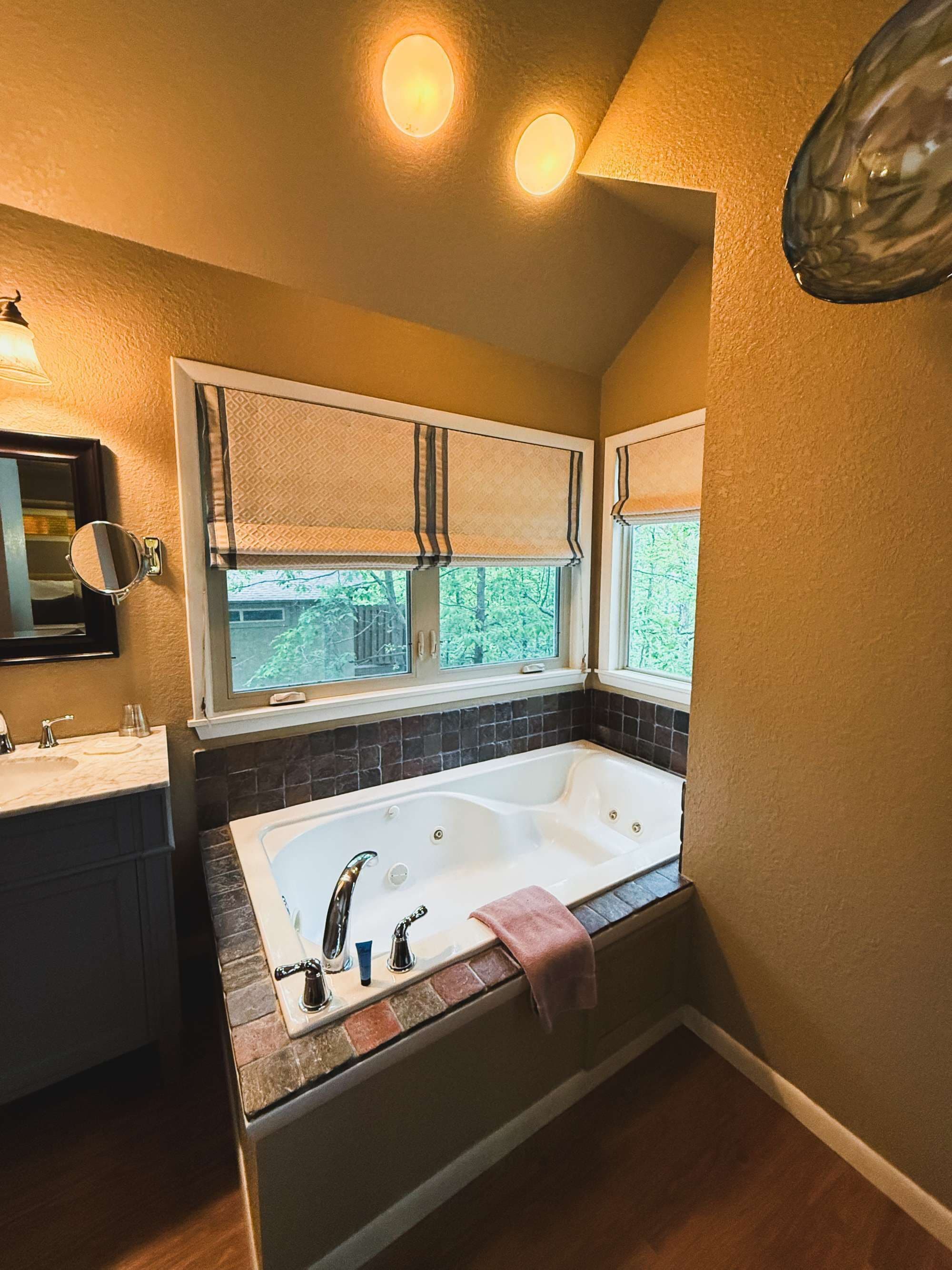 Dusj, boblebad, hårføner og håndklær