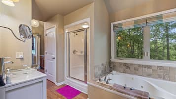 Shower, jetted bath, hair dryer, towels