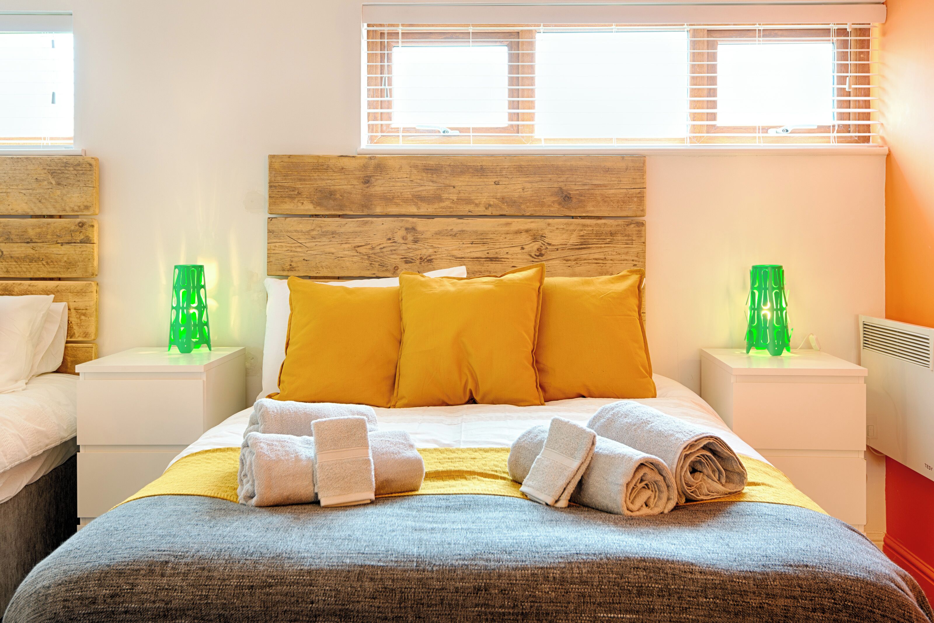 4 bedrooms, iron/ironing board, free WiFi