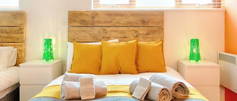 4 bedrooms, iron/ironing board, free WiFi