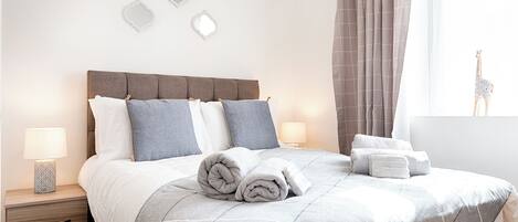 4 slaapkamers, een strijkplank/strijkijzer, internet