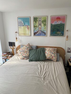 5 bedrooms, WiFi, bed sheets