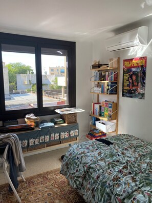 5 bedrooms, WiFi, bed sheets