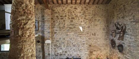 Fireplace, books, stereo