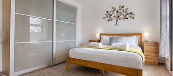 Four bedroom  in United Kingdom of Great Britain and Northern Ireland, Loughor