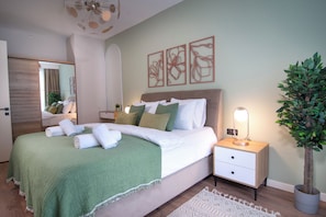2 bedrooms, desk, iron/ironing board, free WiFi