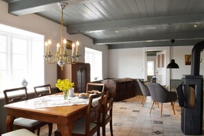 Dining - Holiday home Nele - terrace, sauna, fenced garden, 3 bedrooms, fireplace (Emmelsbüll-Horsbüll)