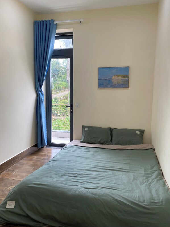 Basic Double Room, Balcony, Courtyard View